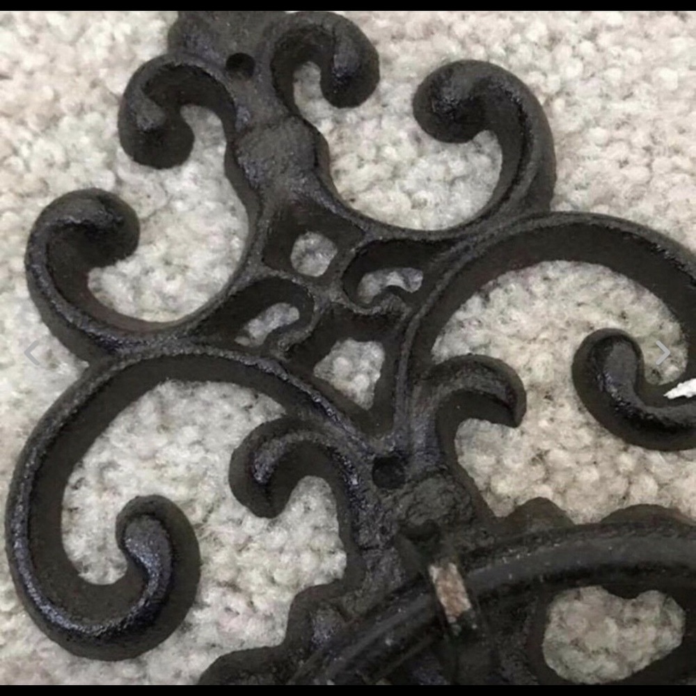 Cast Iron ornate kitchen towel holder home decor - Picture 4 of 6